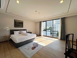 Sathorn 111