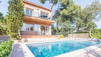 Can Benet Pl in Calella de Palafrugell