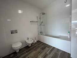 Orange Grove Residence