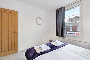 Eastons 2 Bedroom Apt. with Sofa Bed