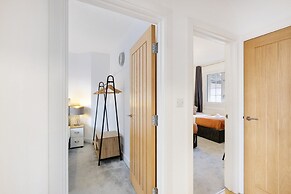 Eastons 2 Bedroom Apt. with Sofa Bed
