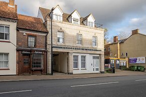 Eastons 2 Bedroom Apt. with Sofa Bed