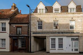 Eastons 2 Bedroom Apt. with Sofa Bed