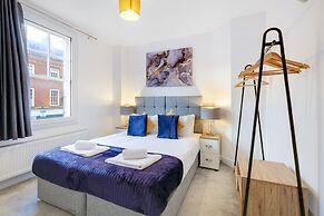 Eastons 2 Bedroom Apt. with Sofa Bed