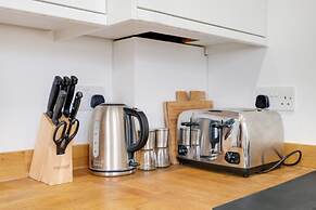 Eastons 2 Bedroom Apt. with Sofa Bed