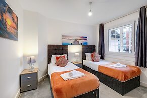 Eastons 2 Bedroom Apt. with Sofa Bed