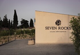 Seven Rocks Suites