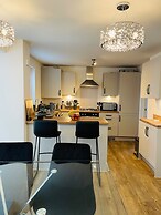 House-sleeps 8-parking-garden