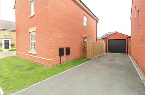 House-sleeps 8-parking-garden