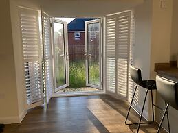 House-sleeps 8-parking-garden