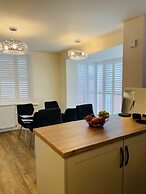 House-sleeps 8-parking-garden