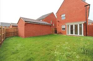 House-sleeps 8-parking-garden