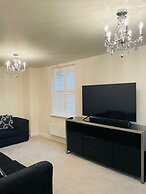 House-sleeps 8-parking-garden