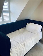 Kettering - House - Stay 8 - Parking - Garden