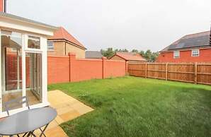 House-sleeps 8-parking-garden