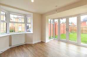 House-sleeps 8-parking-garden