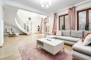 Lumina amazing house in Warsaw