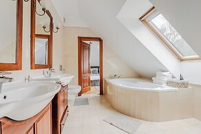Lumina amazing house in Warsaw