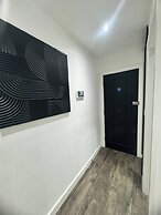 Luxury Flat in Uxbridge