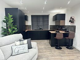 Luxury Flat in Uxbridge