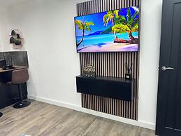 Luxury Flat in Uxbridge