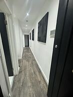 Luxury Flat in Uxbridge