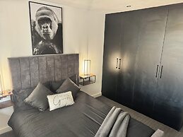 Luxury Flat in Uxbridge