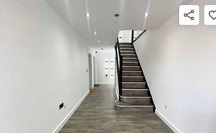 Luxury Flat in Uxbridge