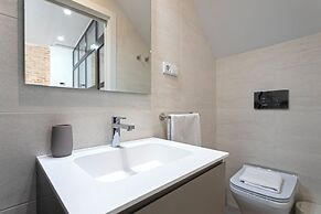 Genteel Home Castilla Terrace