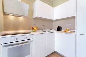 Genteel Home Castilla Terrace