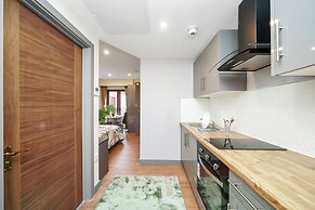 Hotel Apartment in Ilford