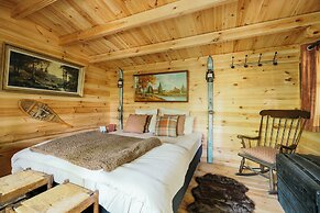 Cabane de la Saône by Lyon Country House