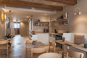 Travi Boutique By Holi