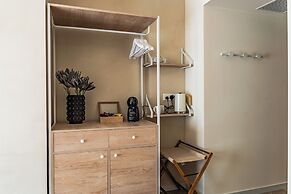 Travi Boutique By Holi