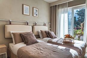 Travi Boutique By Holi