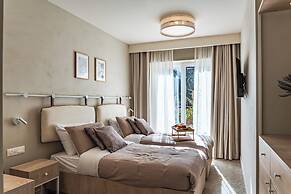 Travi Boutique By Holi