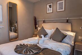 Travi Boutique By Holi