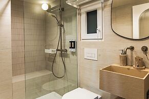 Travi Boutique By Holi