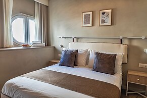 Travi Boutique By Holi