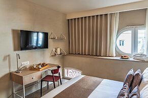 Travi Boutique By Holi