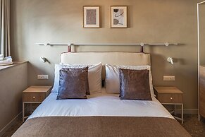 Travi Boutique By Holi