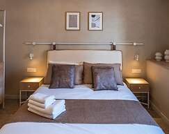 Travi Boutique By Holi