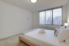 Crystal City Apt Close to Airport