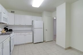 Crystal City Apt Close to Airport