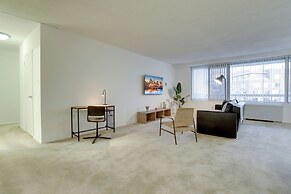 Crystal City Apt Close to Airport