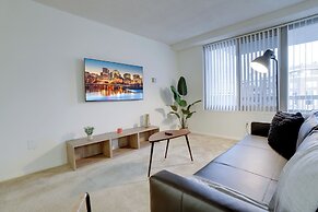 Crystal City Apt Close to Airport