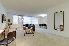 Crystal City Apt Close to Airport