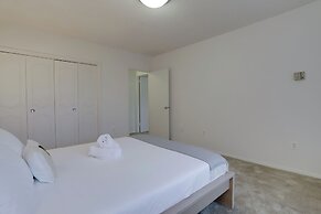 Crystal City Apt Close to Airport