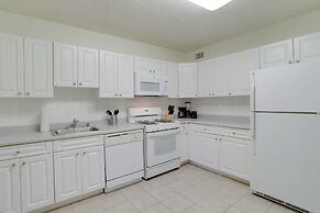 Crystal City Apt Close to Airport