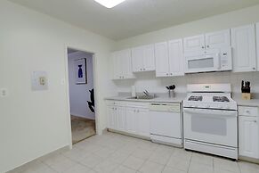 Crystal City Apt Close to Airport